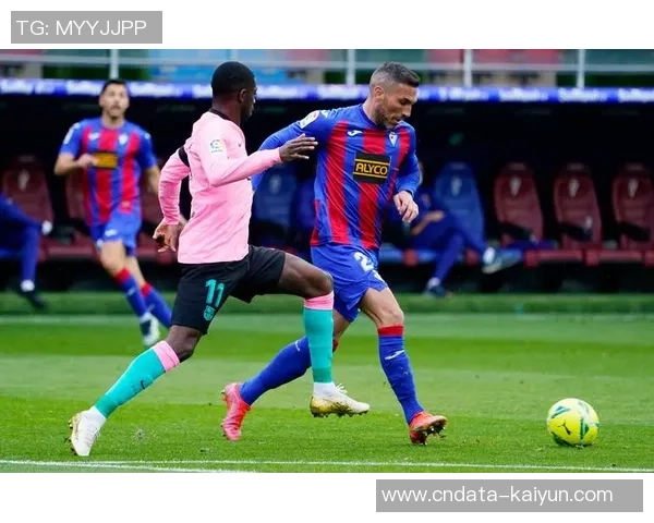 2018年埃瓦尔主场迎战巴塞罗那的精彩对决回顾与分析